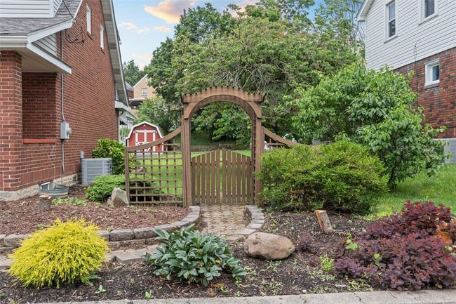 2830 Castlegate Ave, House other with 3 bedrooms, 2 bathrooms and 3 parking in Brookline PA | Image 33