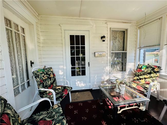 Front porch | Image 4