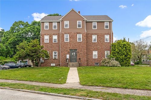 apt-2e-165 Wentworth Ave, Cranston, RI, 02905-2716 | Card Image