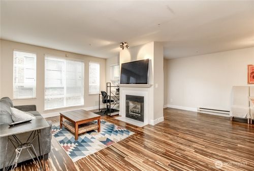 apt-114-3028 Western Ave, Seattle, WA, 98121-1068 | Card Image