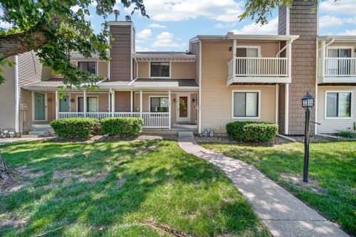 157 52nd St, West Des Moines, IA, 50265-2884 | Card Image