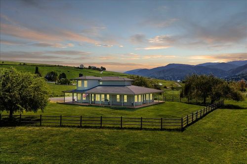 900 Butler Creek Rd, Ashland, OR, 97520-9366 | Card Image