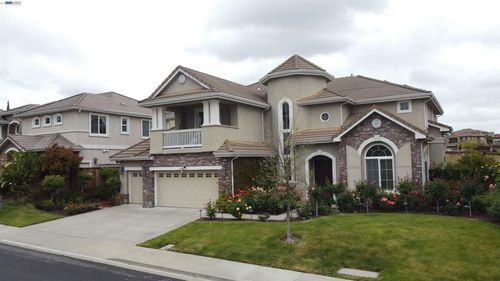 5637 Saddle Creek Ter, Dublin, CA, 94568-7203 | Card Image