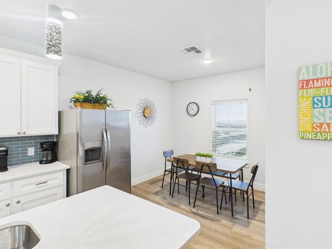 2403 S Bronte St, House other with 3 bedrooms, 2 bathrooms and 3 parking in Rockport TX | Image 9
