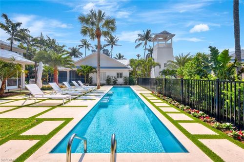 67 8th Ave S, NAPLES, FL, 34102-6837 | Card Image