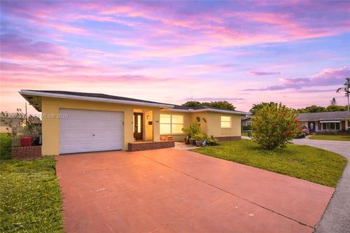 7301 Nw 57th Pl, Tamarac, FL, 33321-6007 | Card Image