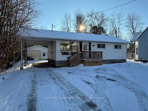 394 Mcgee St, Pembroke, ON, K8A6C5 | Card Image
