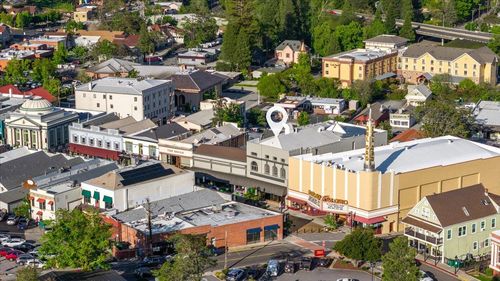161 Mill St, Grass Valley, CA, 95945-4709 | Card Image