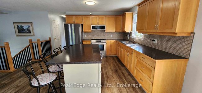 9840 Base Line Rd, House other with 3 bedrooms, 2 bathrooms and 8 parking in Clifford ON | Image 12