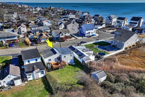 16 Catherine St, East Haven, CT, 06512-4603 | Card Image