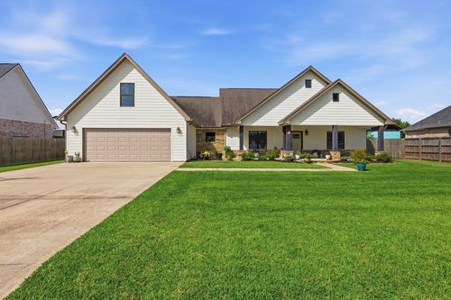 613 13th St, Nederland, TX, 77627 | Card Image