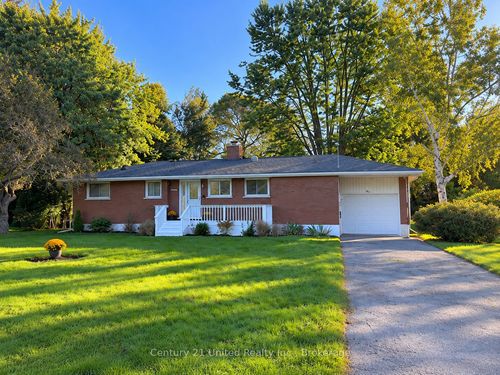 44 Hamilton Ave, Cobourg, ON, K9A1W1 | Card Image
