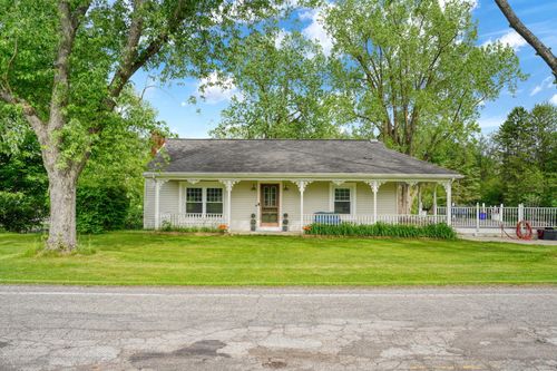 6541 Ackerson Lake Rd, Jackson, MI, 49201-9828 | Card Image
