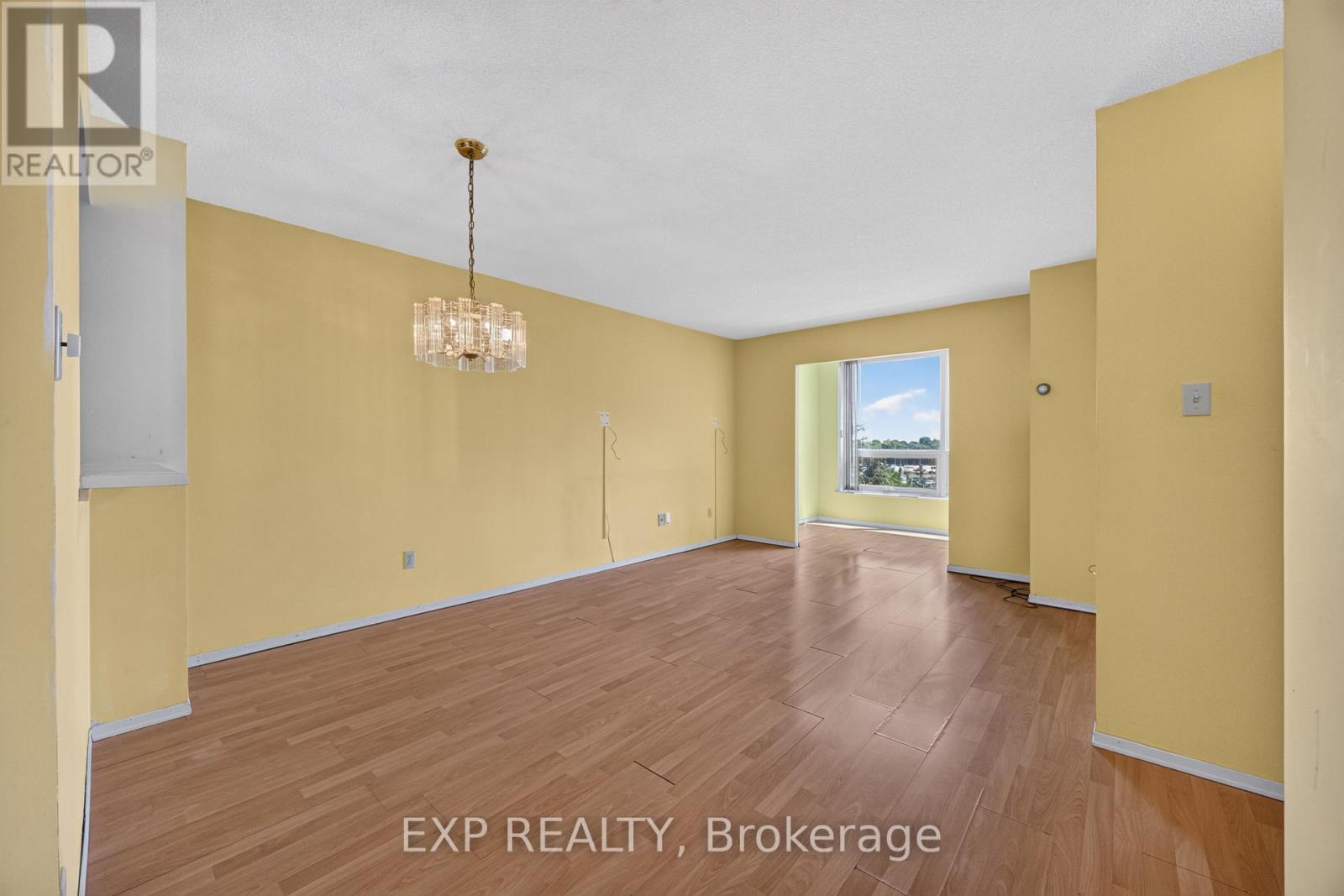 Residential in Richmond Hill (Crosby) 3