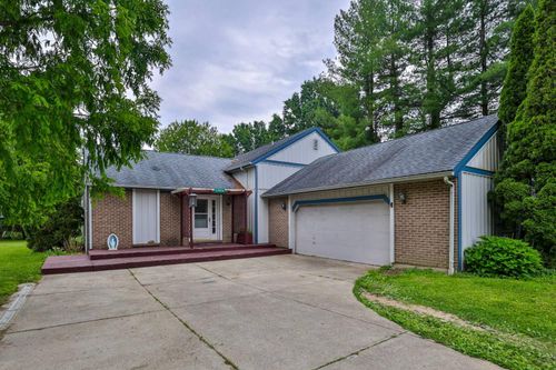 23806 Mountain Meadows Dr, Lawrenceburg, IN, 47025-8124 | Card Image