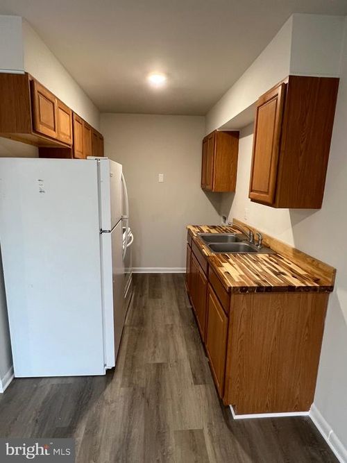 apt-5-50 Briarwood Ln, BERKELEY SPRINGS, WV, 25411-6214 | Card Image