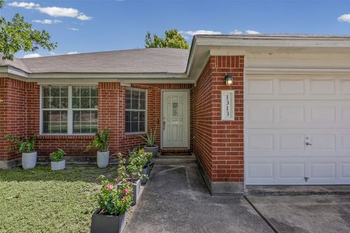 1313 Laurelleaf Dr, Pflugerville, TX, 78660-5738 | Card Image