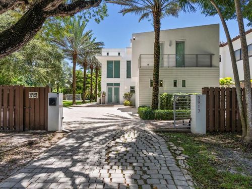 3917 S Le Jeune Rd, Coconut Grove, FL, 33146-2811 | Card Image