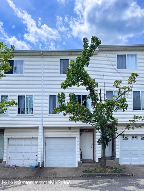 281 Jamie Ln, Staten Island, NY, 10312-6641 | Card Image