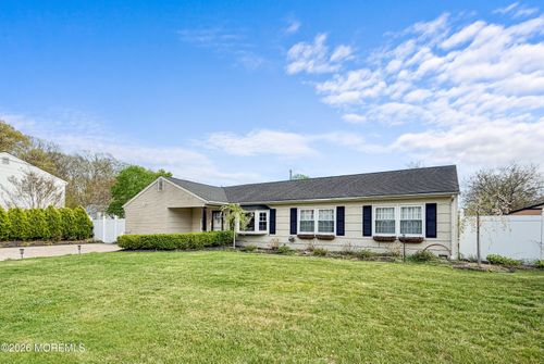 4 Douglas Dr, Neptune, NJ, 07753-2516 | Card Image