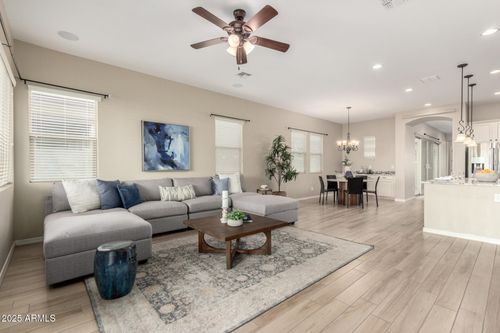 2811 S Jeffry St, Gilbert, AZ, 85295-0046 | Card Image