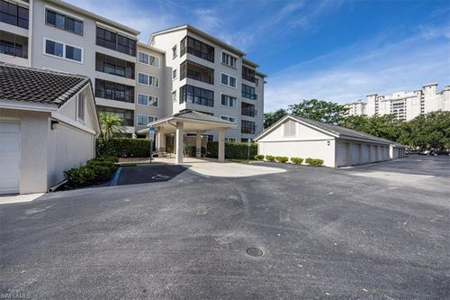9-307-900 Arbor Lake Dr, NAPLES, FL, 34110-7644 | Card Image