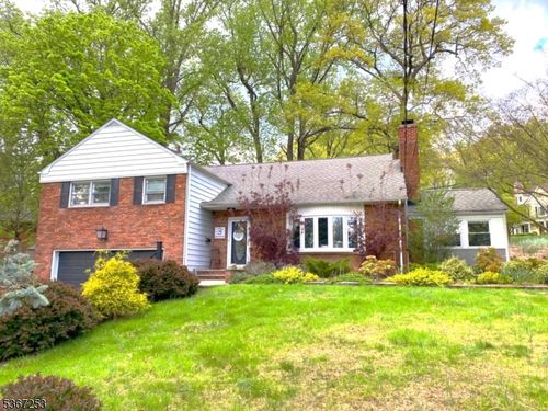3 Dogwood Rd, Morris Plains, NJ, 07950-1918 | Card Image