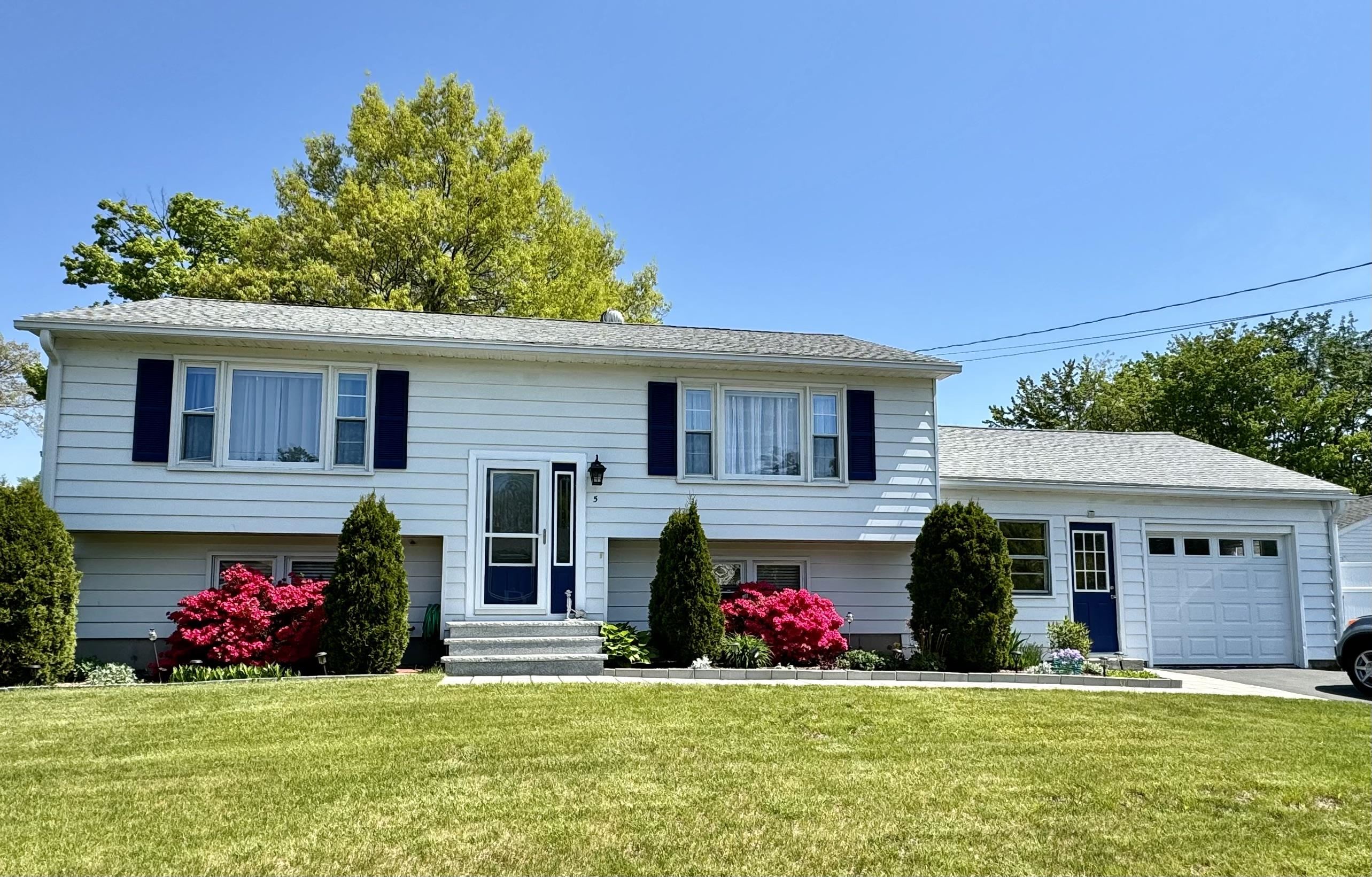 Greenfield Dr, Nashua, NH 03064