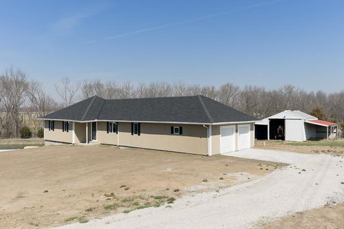 18846 182nd St, Tonganoxie, KS, 66086-5183 | Card Image