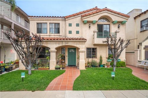 1052 Belmont Ave, Long Beach, CA, 90804-4302 | Card Image