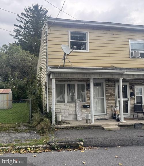 113 S Railroad Ave, FRACKVILLE, PA, 17931-1826 | Card Image