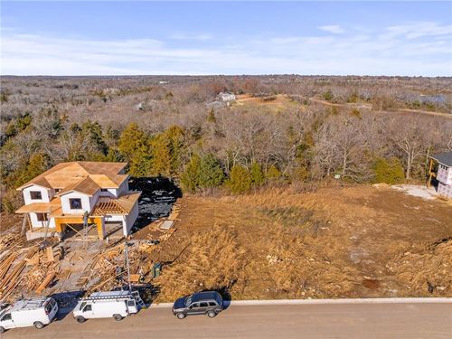 25174 W 141st Ter, Olathe, KS, 66061-7663 | Card Image