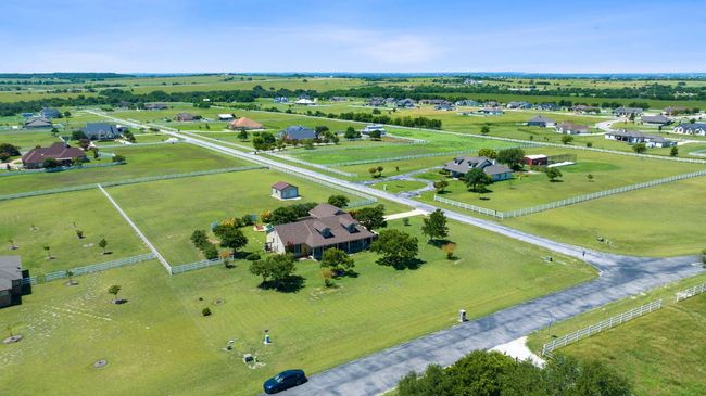 30112 Twin Creek Dr, House other with 3 bedrooms, 2 bathrooms and 6 parking in Georgetown TX | Image 34
