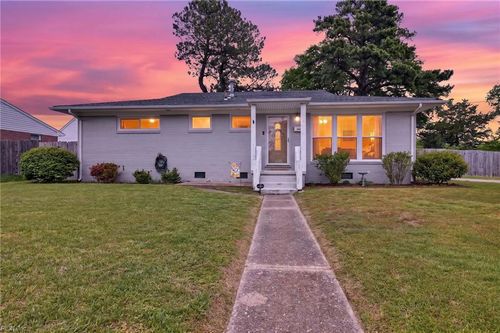 2932 E Malden Ave, Norfolk, VA, 23518-3317 | Card Image