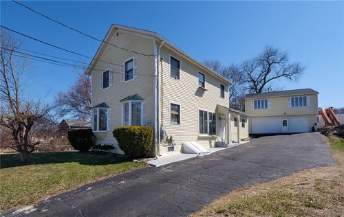 129 Simmonsville Ave, Johnston, RI, 02919-5838 | Card Image