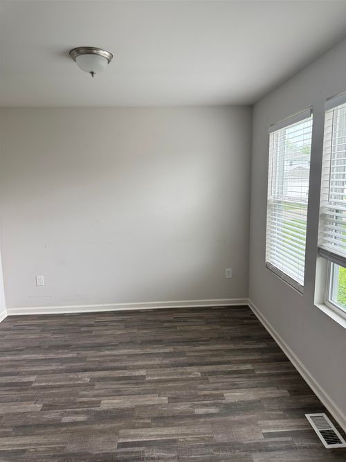 4424 Kristina Dr, Grand Blanc, MI, 48439-7657 | Card Image