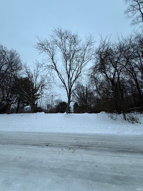 2010 Huey St, South Bend, IN, 46628-3361 | Card Image