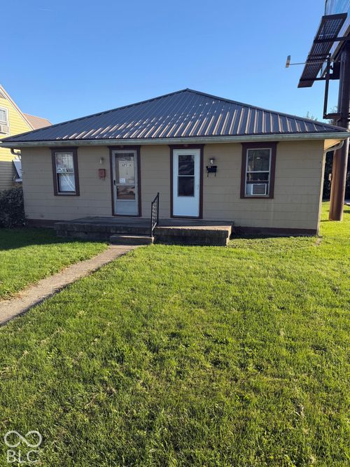 5 W 38th St, Anderson, IN, 46013-4210 | Card Image