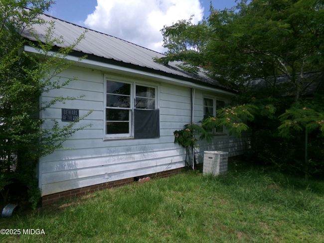 Side View | Image 5