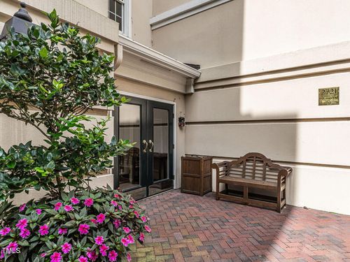 unit-302-2721 Glenwood Gardens Ln, Raleigh, NC, 27608-1365 | Card Image