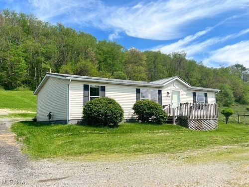 8248 Lappin Ln Ne, Mineral City, OH, 44656-9091 | Card Image