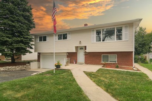 117 S Evergreen Ave, Addison, IL, 60101-3449 | Card Image