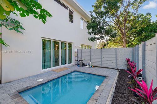 3525 Day Ave, Coconut Grove, FL, 33133-4904 | Card Image