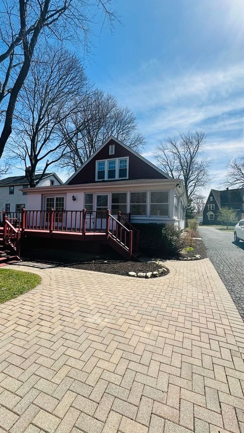 124 W Crystal Lake Ave, CRYSTAL LAKE, IL, 60014-5927 | Card Image