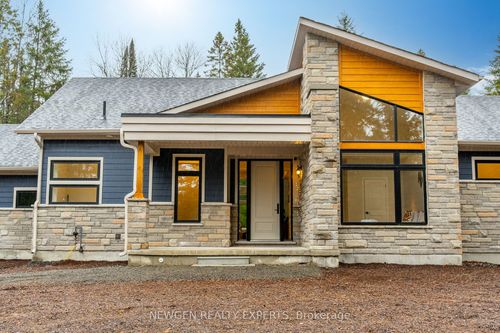 1049 Greensview Dr, Huntsville, ON, P1H0K1 | Card Image