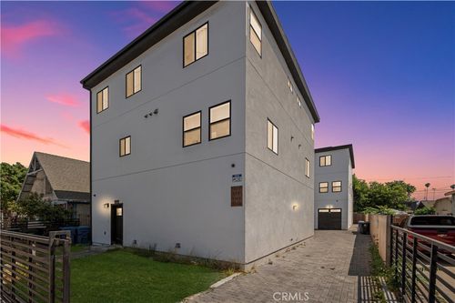 532 W Vernon Ave, Los Angeles, CA, 90037 | Card Image