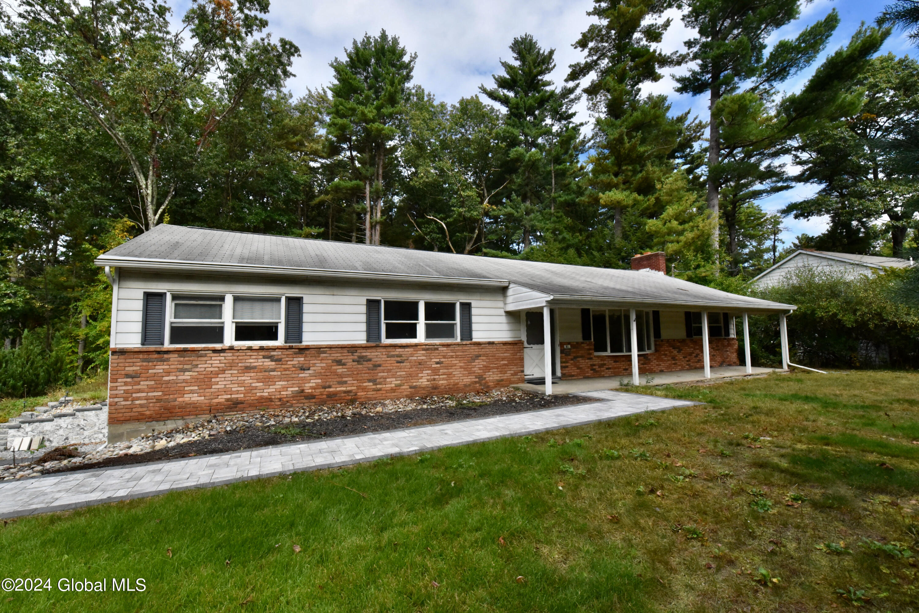 Blue Spruce Ln, Ballston Lake, NY 12019