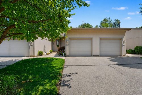 2685 Limestone Ln Ne, Grand Rapids, MI, 49525-1395 | Card Image