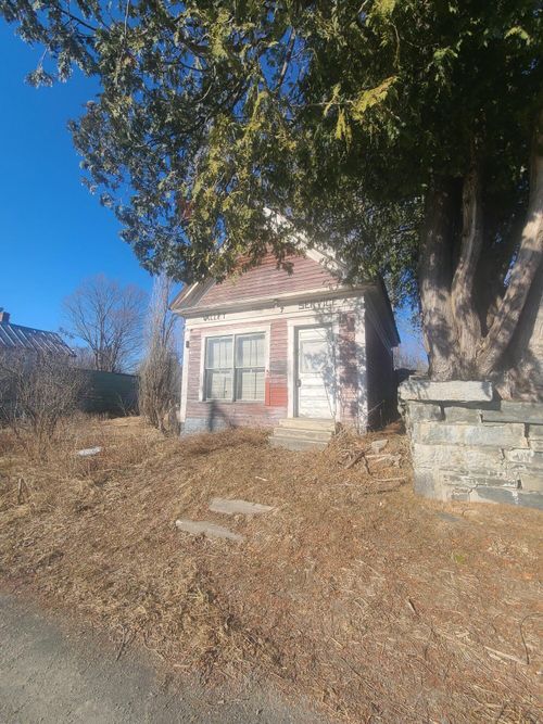 3 N Main Street, Solon, ME, 04979 | Card Image