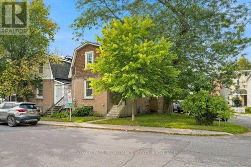 384 Barrie St, Kingston, ON, K7K3T4 | Card Image